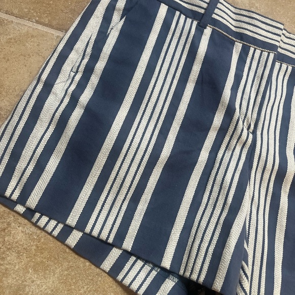 10 Ann Taylor nwt blue and white stripe chino shorts - Picture 2 of 5